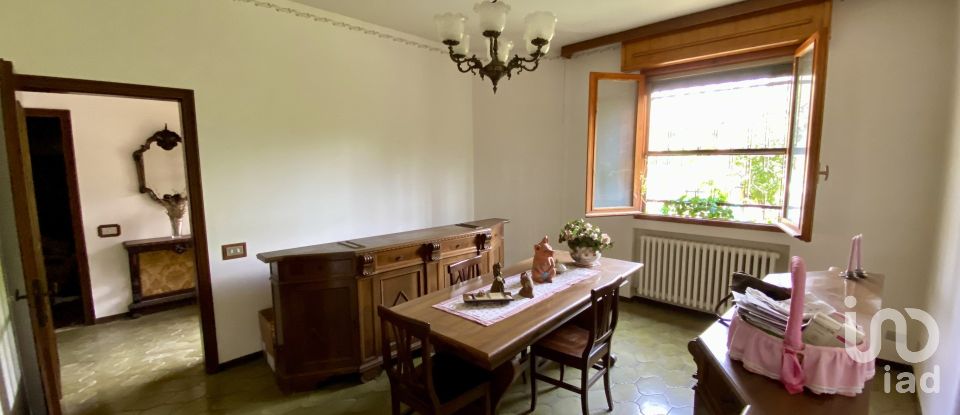 Traditional house 7 rooms of 160 m² in Novi di Modena (41016)