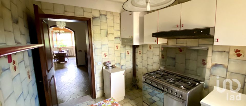 Traditional house 7 rooms of 160 m² in Novi di Modena (41016)