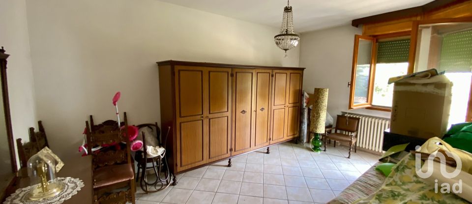 Traditional house 7 rooms of 160 m² in Novi di Modena (41016)