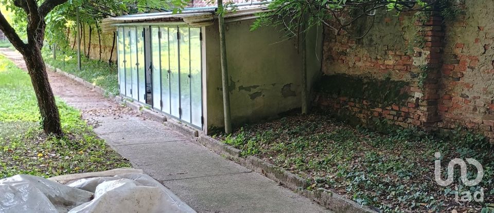 Barn conversion 13 rooms of 441 m² in Vicenza (36100)