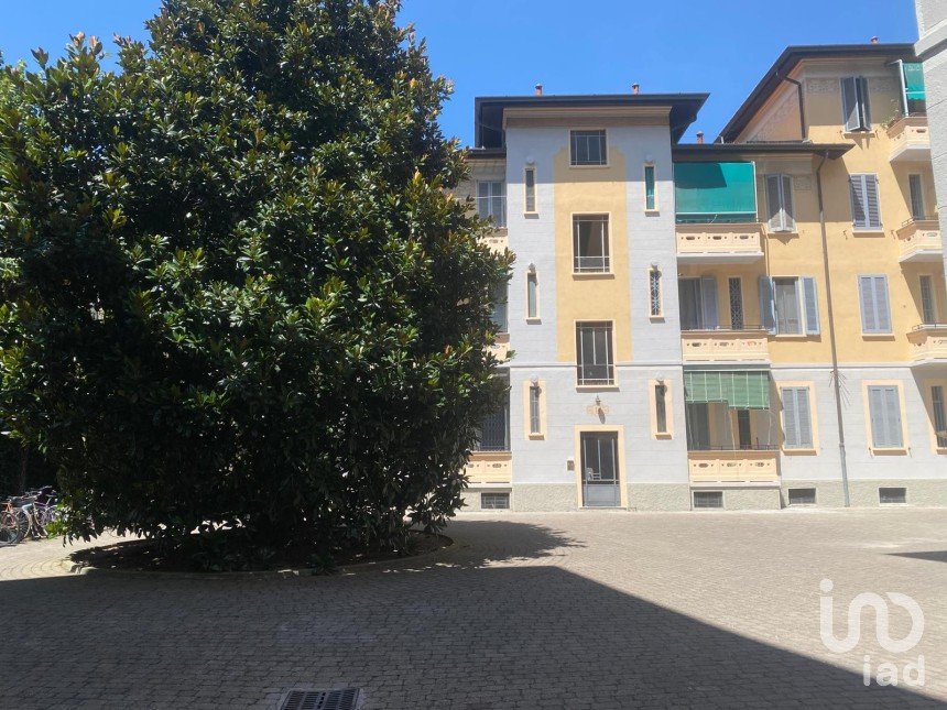 Apartment 5 rooms of 100 m² in Milano (20136)