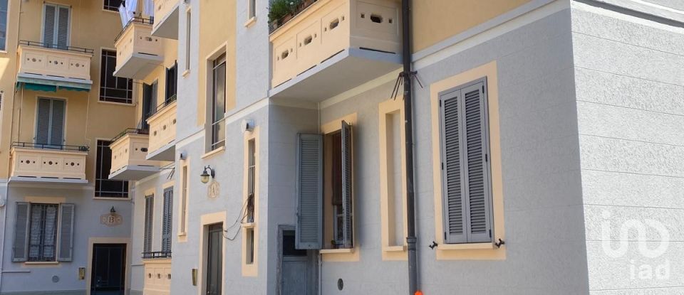 Apartment 5 rooms of 100 m² in Milano (20136)