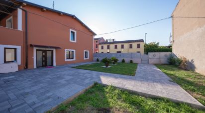Townhouse 10 rooms of 375 m² in Zevio (37059)