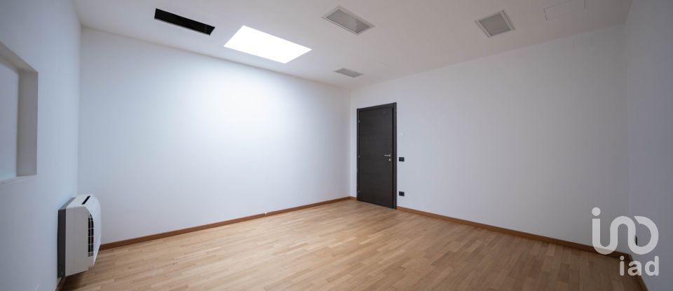 Workshop of 190 m² in Verona (37136)