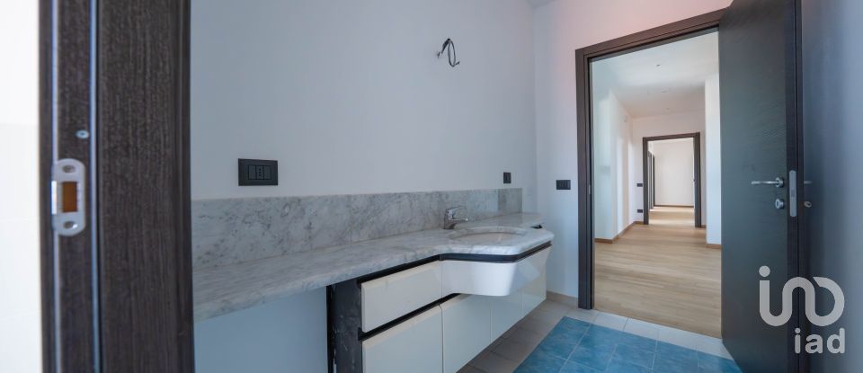 Workshop of 190 m² in Verona (37136)