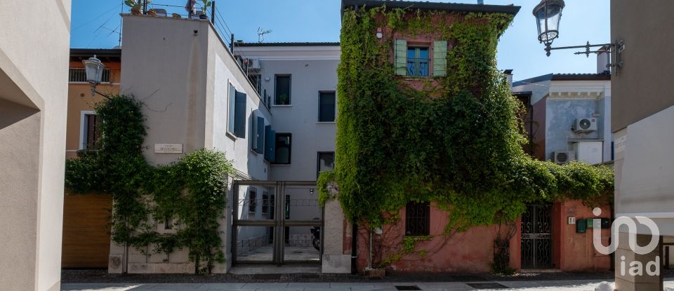 Laboratorio di 188 m² in Castel Goffredo (46042)