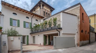 Casa indipendente 7 locali di 196 m² in Castiglione delle Stiviere (46043)