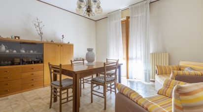 Four-room apartment of 99 m² in Rosora (60030)