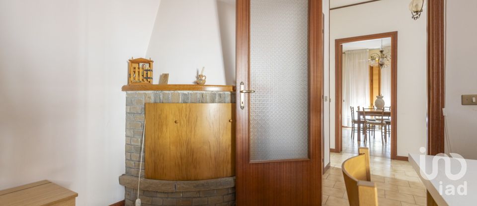 Four-room apartment of 99 m² in Rosora (60030)