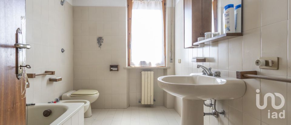 Four-room apartment of 99 m² in Rosora (60030)