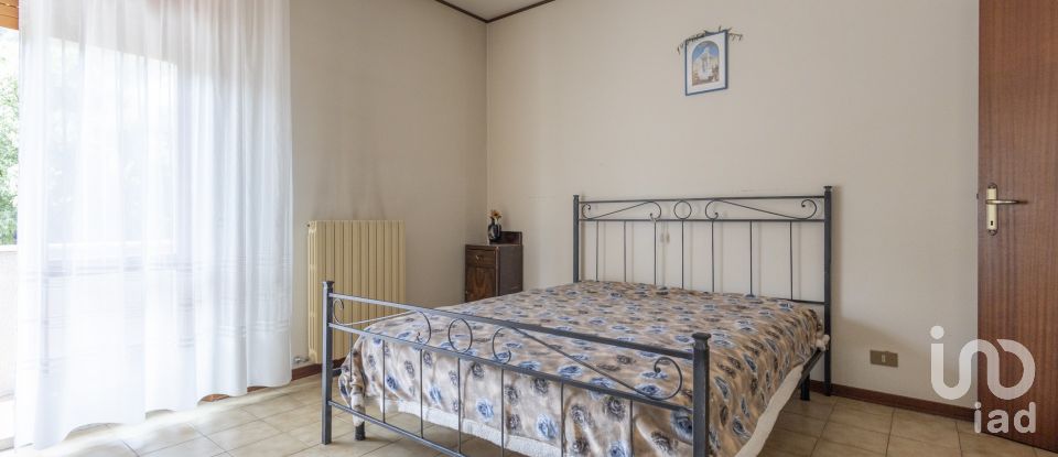 Four-room apartment of 99 m² in Rosora (60030)