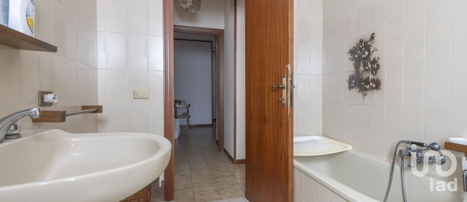 Four-room apartment of 99 m² in Rosora (60030)