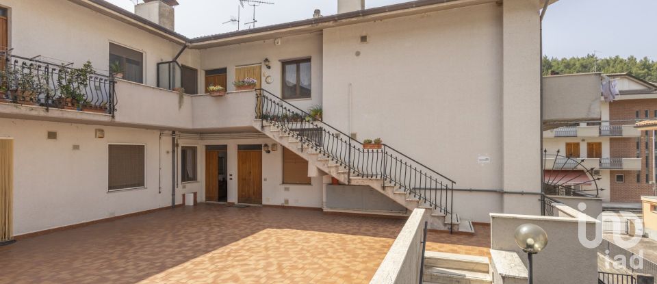 Four-room apartment of 99 m² in Rosora (60030)