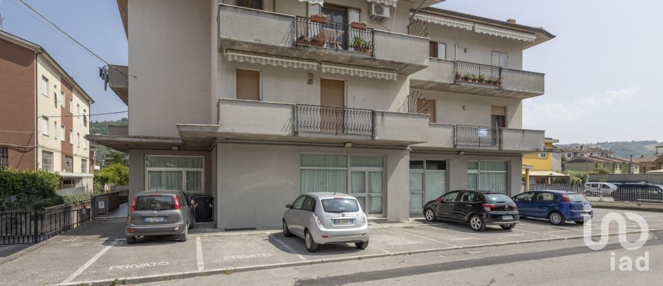 Four-room apartment of 99 m² in Rosora (60030)