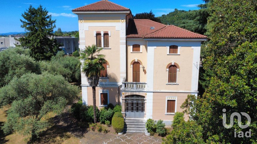 Casale 17 locali di 647 m² in Marostica (36063)