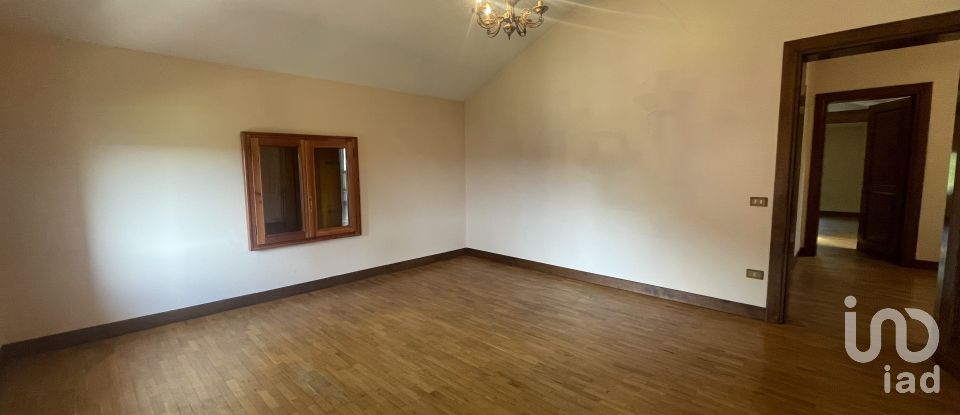 Casale 17 locali di 647 m² in Marostica (36063)
