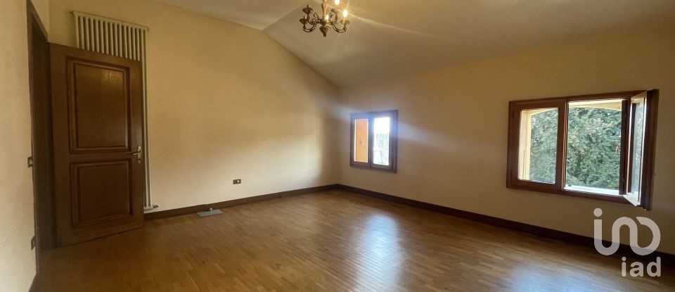 Casale 17 locali di 647 m² in Marostica (36063)