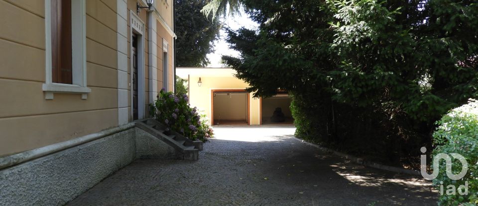 Casale 17 locali di 647 m² in Marostica (36063)