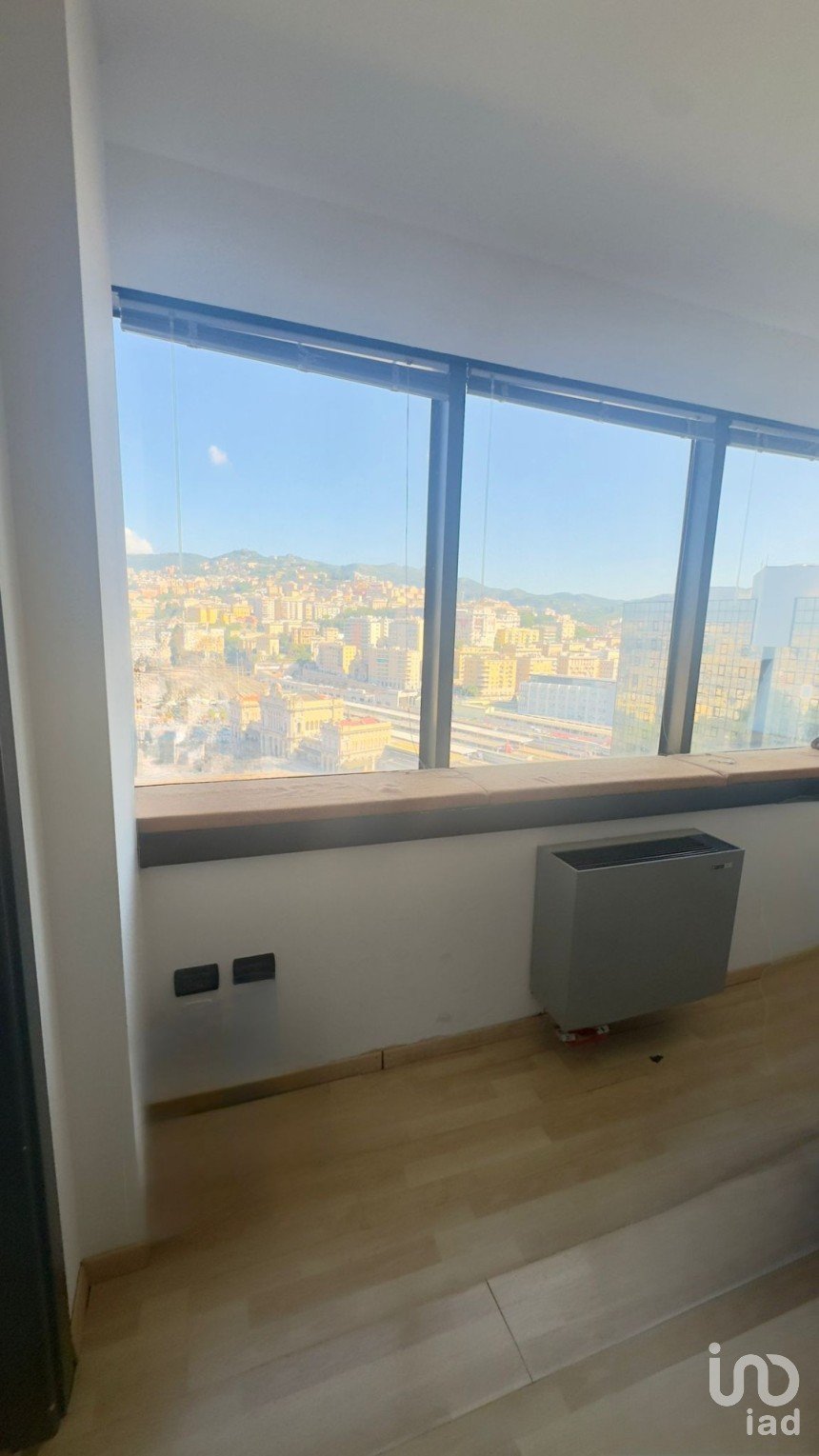 Laboratorio di 50 m² in Genova (16131)