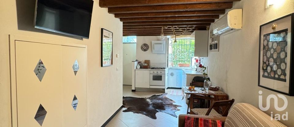 Trilocale di 70 m² a Genova (16167)