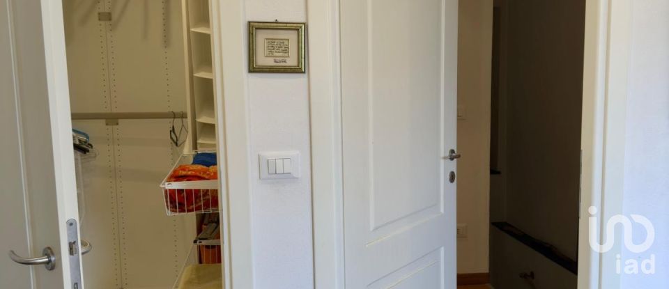 Trilocale di 70 m² a Genova (16167)