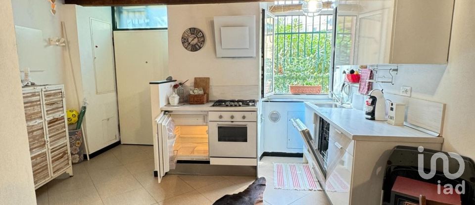 Trilocale di 70 m² a Genova (16167)
