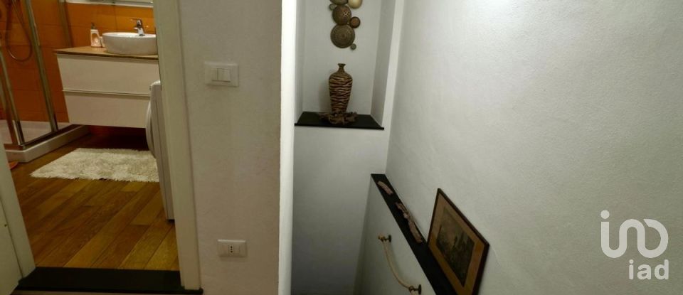 Trilocale di 70 m² a Genova (16167)