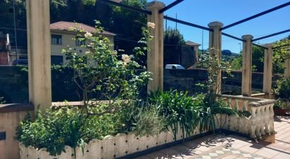 Villa Bifamiliare 5 locali di 158 m² a Savona (17100)