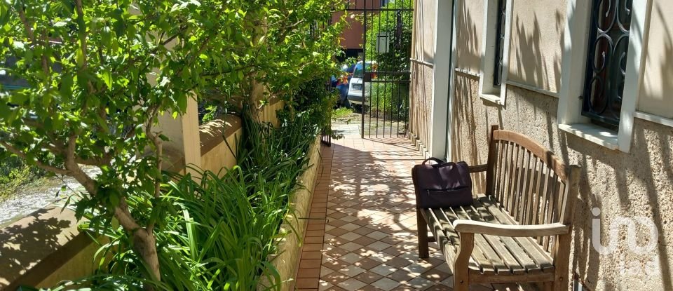 Villa Bifamiliare 5 locali di 158 m² a Savona (17100)