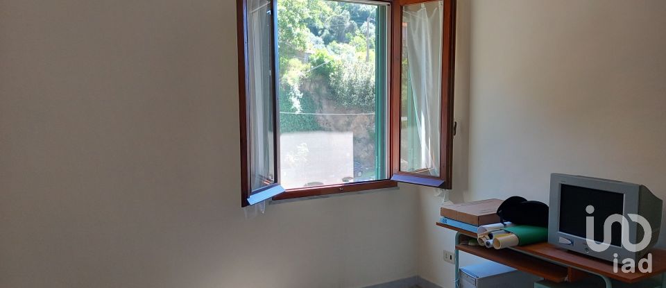 Villa Bifamiliare 5 locali di 158 m² a Savona (17100)