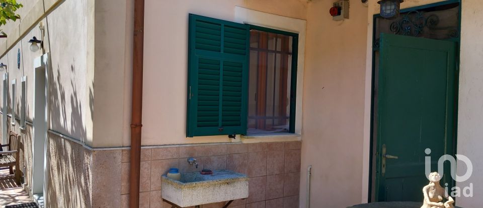 Villa Bifamiliare 5 locali di 158 m² a Savona (17100)