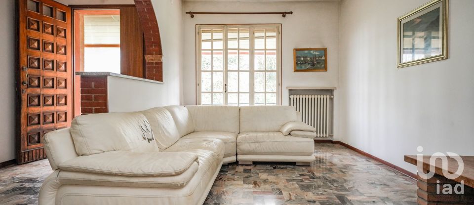 House boat 4 rooms of 195 m² in Migliaro (44020)