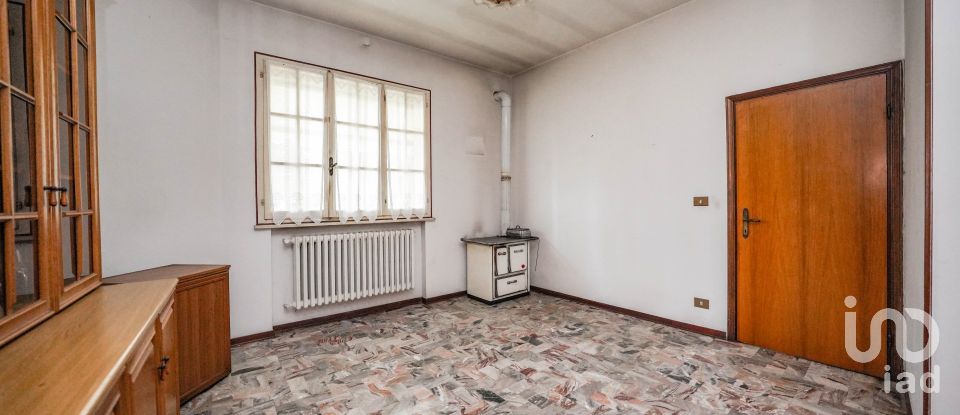 House boat 4 rooms of 195 m² in Migliaro (44020)