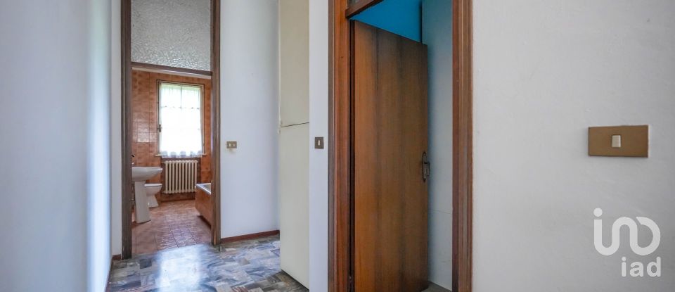 House boat 4 rooms of 195 m² in Migliaro (44020)