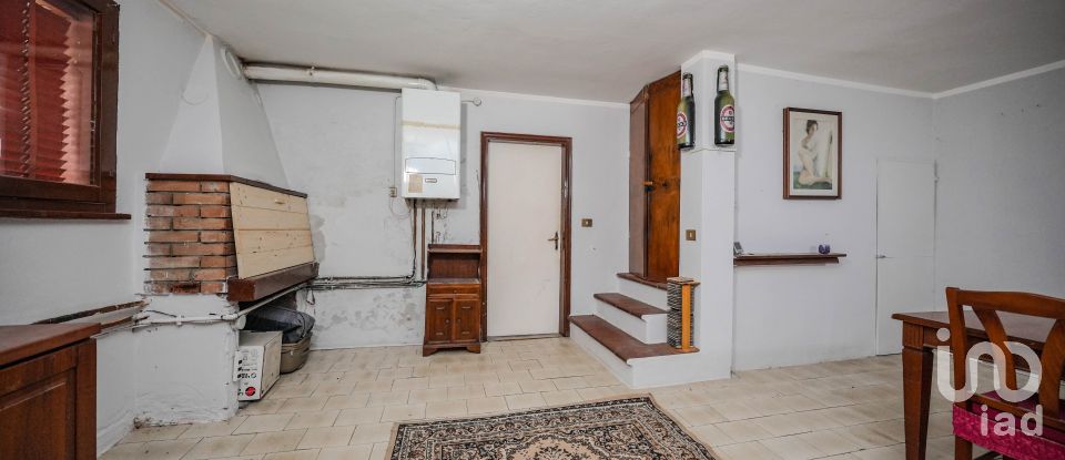 House boat 4 rooms of 195 m² in Migliaro (44020)