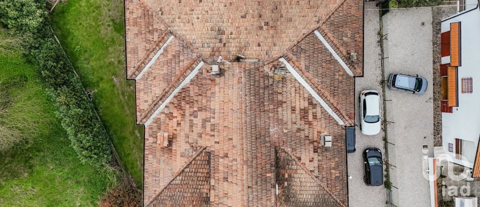 House boat 4 rooms of 195 m² in Migliaro (44020)