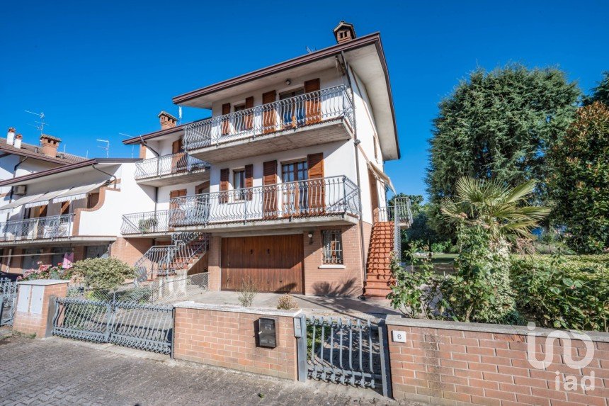 Traditional house 4 rooms of 168 m² in Ferrara (44124)