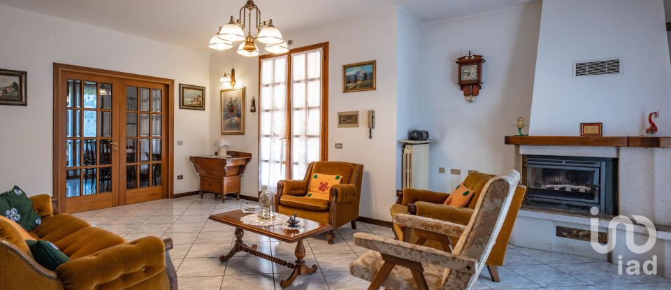 Traditional house 4 rooms of 168 m² in Ferrara (44124)