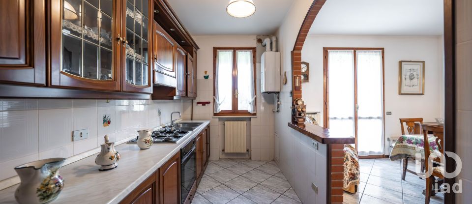 Traditional house 4 rooms of 168 m² in Ferrara (44124)