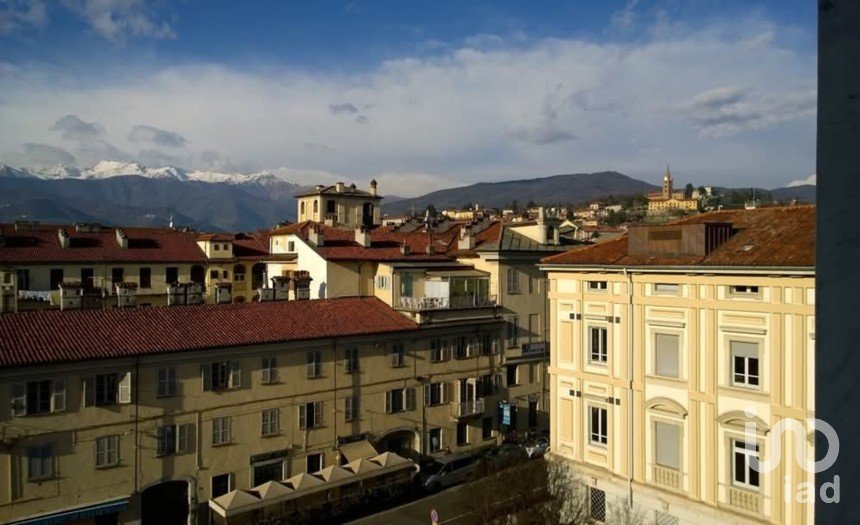 Four-room apartment of 110 m² in Pinerolo (10064)