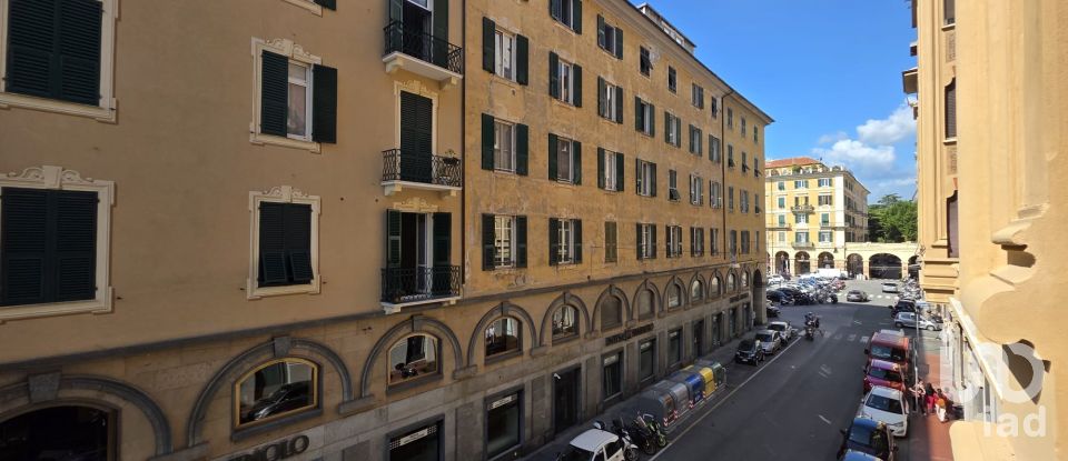Varie superfici 13 locali di 449 m² a Savona (17100)