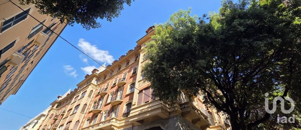 Varie superfici 13 locali di 449 m² a Savona (17100)