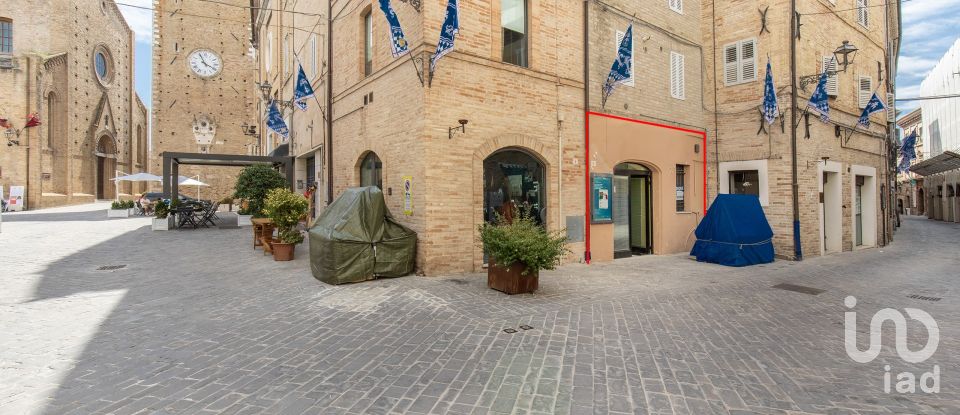 Negozio / locale commerciale di 30 m² in Sant'Elpidio a Mare (63811)
