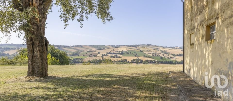 Casa indipendente / Villa 8 locali di 400 m² in Filottrano (60024)