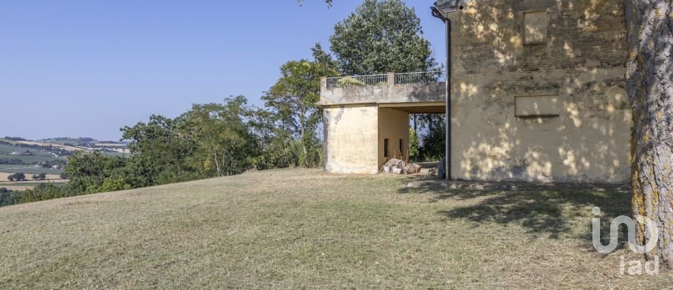 Casa indipendente / Villa 8 locali di 400 m² in Filottrano (60024)