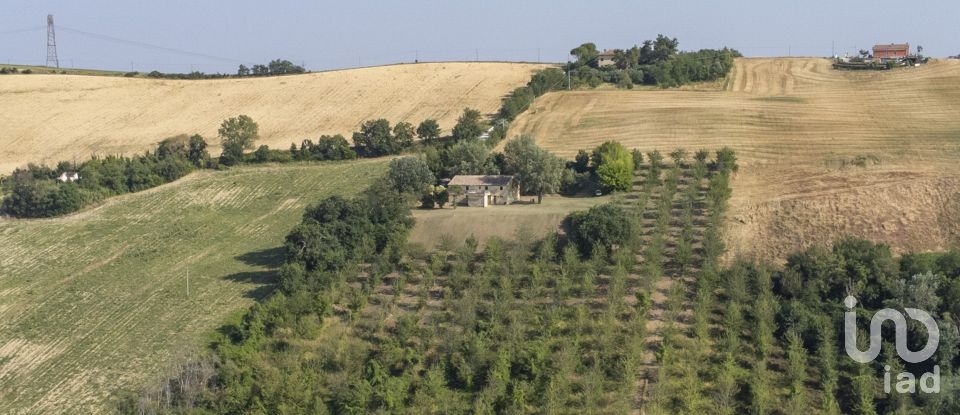 Casa indipendente / Villa 8 locali di 400 m² in Filottrano (60024)