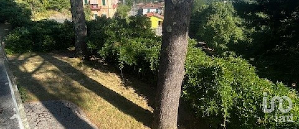 Farm 10 rooms of 230 m² in Carro (19012)