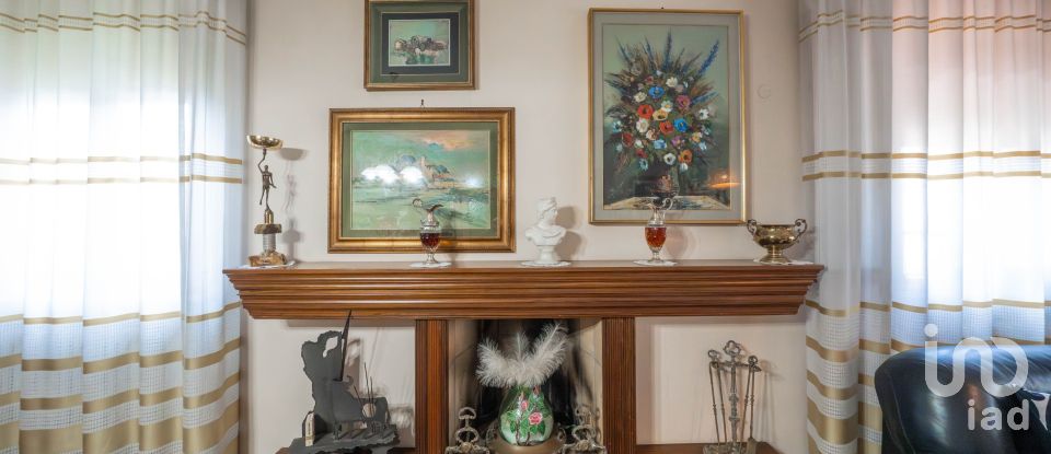 Casa indipendente 7 locali di 241 m² in Codigoro (44021)