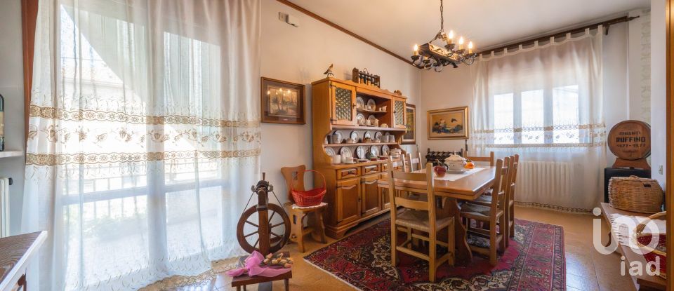 Casa indipendente 7 locali di 241 m² in Codigoro (44021)