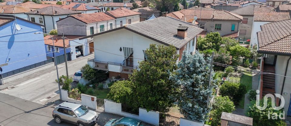 Casa indipendente 7 locali di 241 m² in Codigoro (44021)